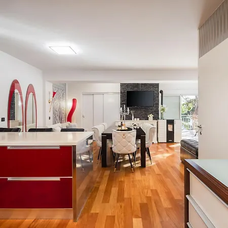 Beachfront Romilda * Makarska