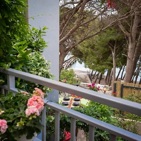 Beachfront Romilda Apartment