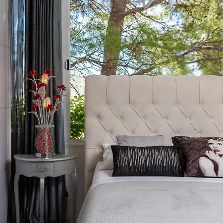 Apartment Beachfront Romilda *