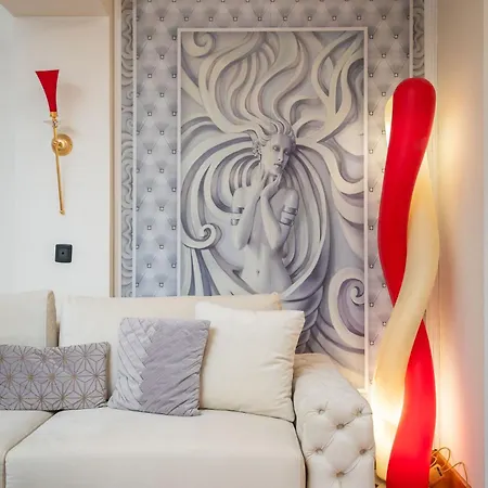 Beachfront Romilda Apartment *