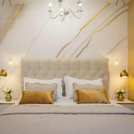 Beachfront Romilda Apartment *