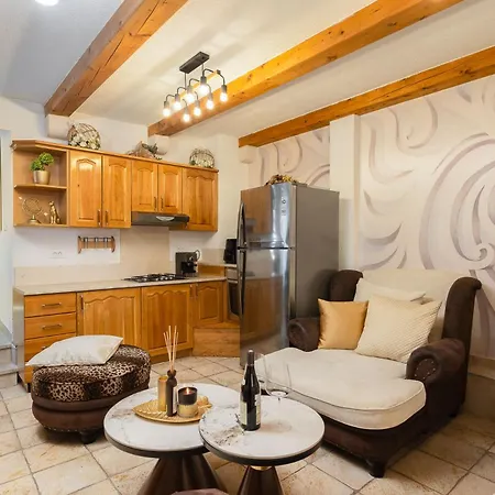 Beachfront Romilda Apartamento Makarska